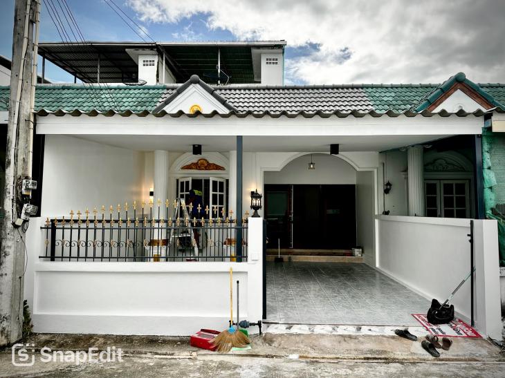 ขายทาวน์โฮมหมู่บ้านพูลพิศวิลล่า 3 บ้านบึง ชลบุรี หน้าบ้านไม่ชนใคร รีโนเวทใหม่ทั้งหลัง ใกล้สนามกีฬาบ้านบึง