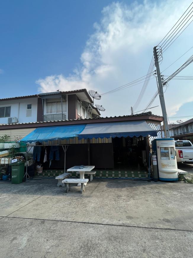 ทาวน์เฮ้าส์ 2ชั้น แฟมิลี่ซิตี้ นาป่า ชลบุรี (หลังริม)