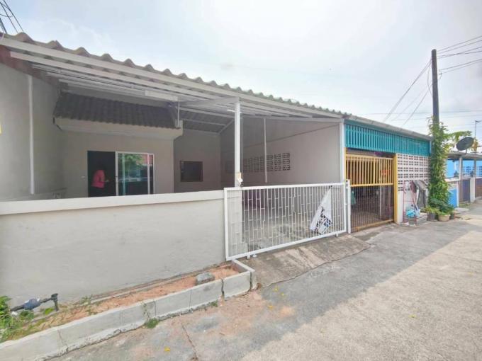 ทาวเฮาส์ ชั้นเดียวพิกัด หนองขาม ศรีราชา ชลบุรี  หมู่บ้านพัฒนาวิลเล