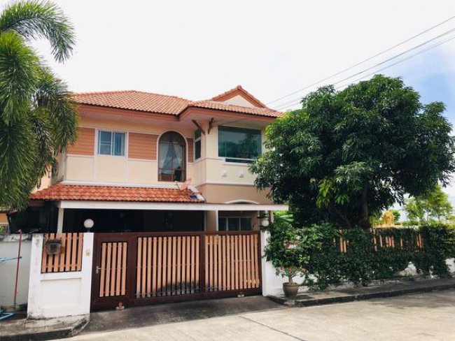 ขายบ้านเดี่ยว2 ชั้นหลังใหญ่ ม.แกรนด์​ชล​วิลเลจ ซอยบ้านสวน ถนนชลบุรี​-บ้านบึง 