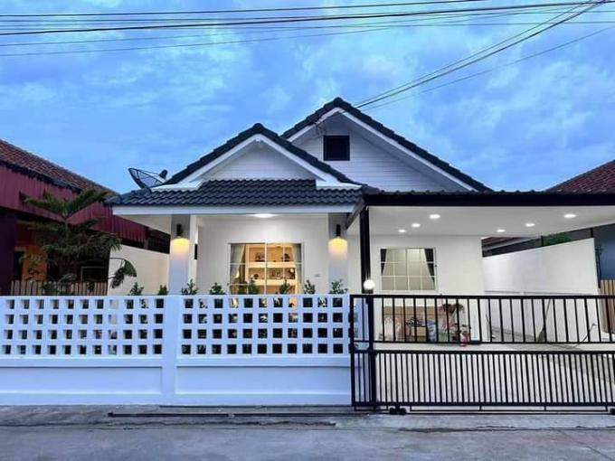 ขายบ้านเดี่ยวชั้นเดียว พิกัด หนองยายบู่ ศรีราชา  ใกล้ตลาดบิ๊กมาร์เก็ต เปิดใหม่