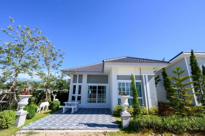 โครงการหมู่บ้าน 9999 เลคอเวนิว หนองตำลึง อมตะ ห่างวัดห้วยยาง 3 นาที