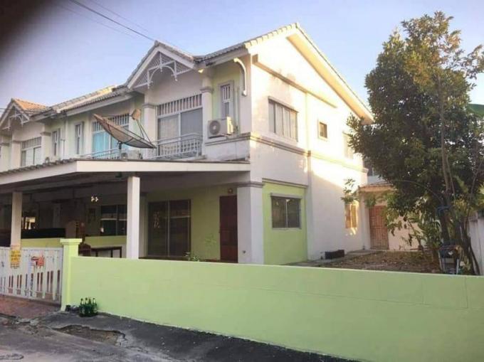 ขายด่วนทาวน์เฮ้าส์2ชั้น หมู่บ้านลินดาปาร์ค(อมตะชลบุรี)