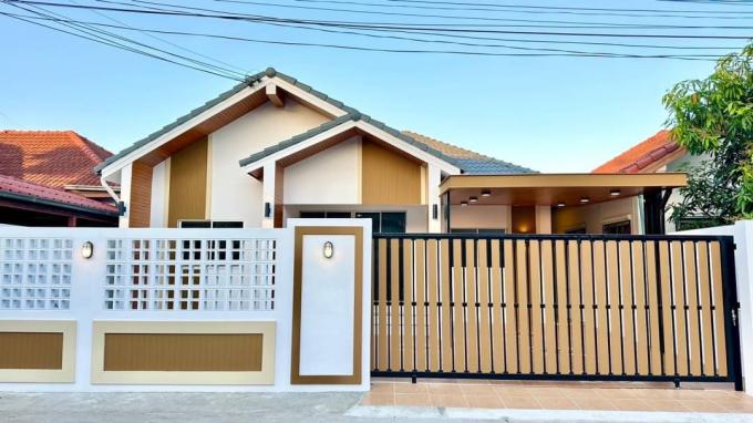 บ้านเดี่ยว ประสบโชค  ใกล้โรงเรียนศรีสุวิช พิกัดโรงโป๊ะ รถรับส่งโรงงานวิ่งถึงหน้าบ้าน