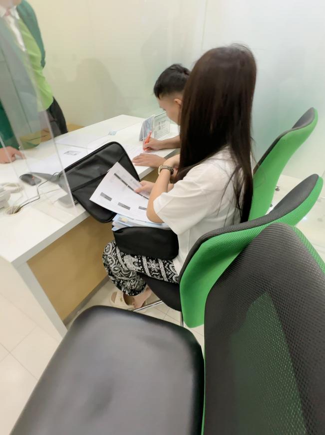 พาลูกค้าเซ็นเอกสารยื่นกู้ซื้อบ้าน ที่พานทอง ลูกค้าบอกดอกเบี้ยแพงไม่กลัว _  กลัวไม่ได้บ้าน 