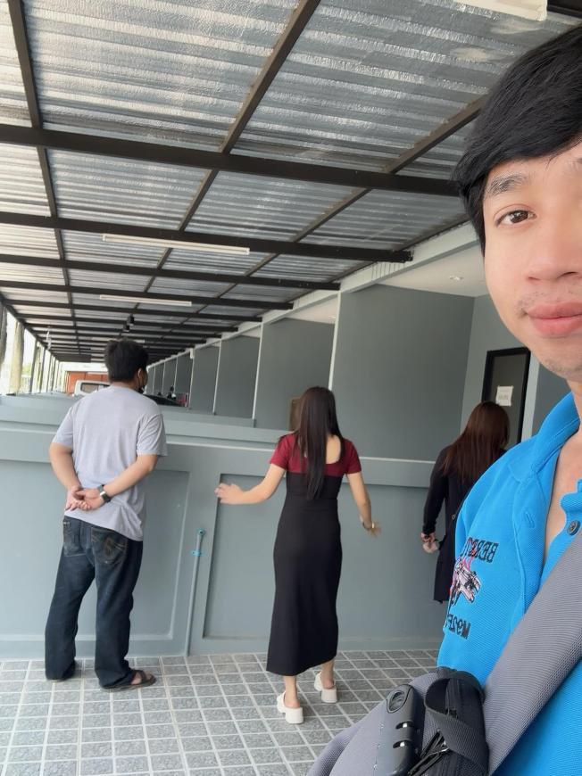 พาลูกค้าดูบ้าน โกเด้นโฮม ศรีราชา บ้านสวย ทำเลดี