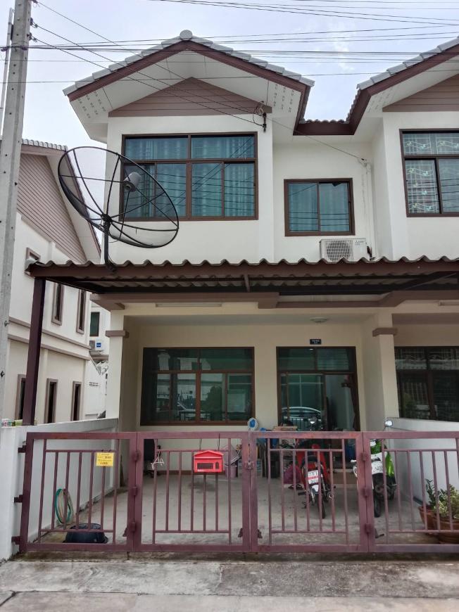 หมู่บ้าน.ชลพฤกษา-นาป่า ศุขประยูรซอย 23  อ.เมืองชลบุรี 