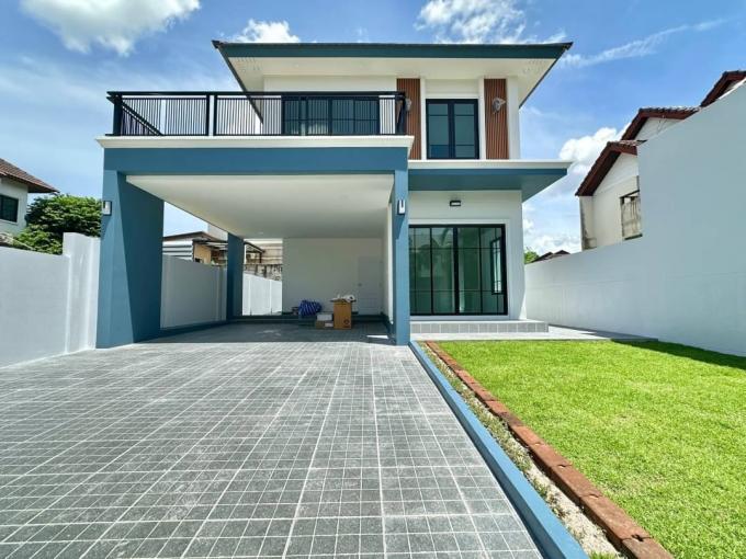 ขายบ้านเดี่ยว 2 ชั้น สร้างใหม่ กลางเมืองศรีราชา ใกล้สี่แยกชากค้อ 300 เมตร - pani