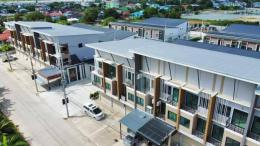 โครงการบ้าน บางแสน มีที่จอดรถหน้าอาคาร โปร่งโล่งสบาย โครงการบ้าน บางแสน มีที่จอดรถหน้าอาคาร โปร่งโล่งสบาย