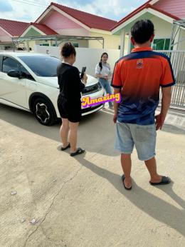 พาลูกค้าดูบ้านหนองคล้ายามเย็น พร้อมเซ็นแอพเอกสารยื่นธนาคาร เคสนี้ต้องลุ้น ขอให้ผ่านจ้า ขอบคุณพี่จุ๊ มาช่วยปิดการขายครับ พาลูกค้าดูบ้านหนองคล้ายามเย็น พร้อมเซ็นแอพเอกสารยื่นธนาคาร เคสนี้ต้องลุ้น ขอให้ผ่านจ้า ขอบคุณพี่จุ๊ มาช่วยปิดการขายครับ